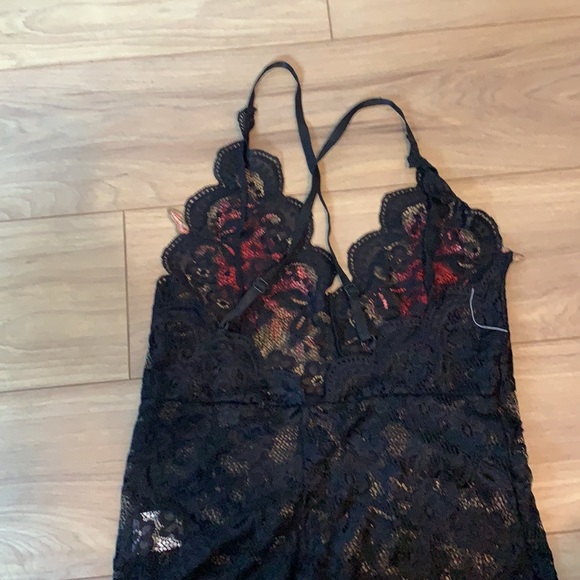 Lace floral bodysuit - Picture 4 of 6